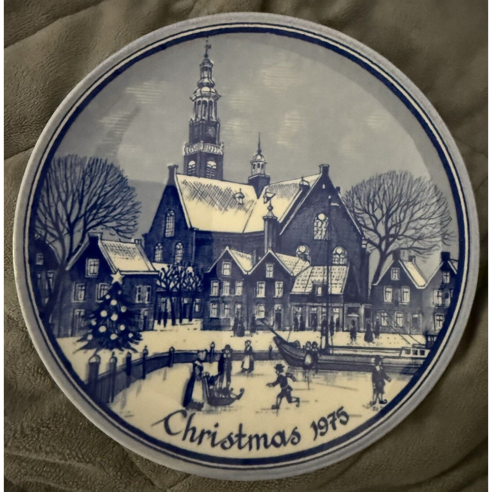 Vintage 1975 Delft Blue Christmas Plate Schoonhoven Holland 6 1/4" Reform Church